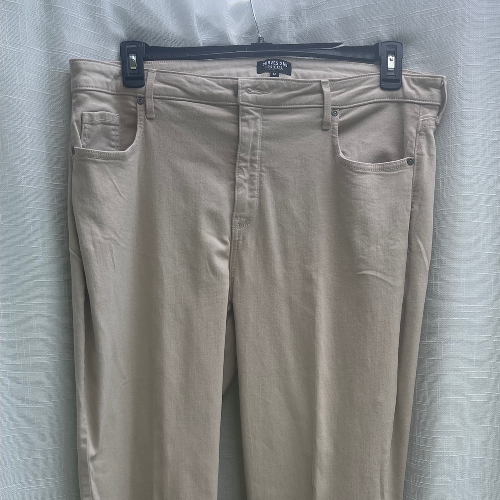Woman’s‎ Pants